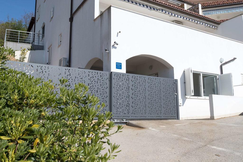 Lux Apartment Jadranovo Ngoại thất bức ảnh